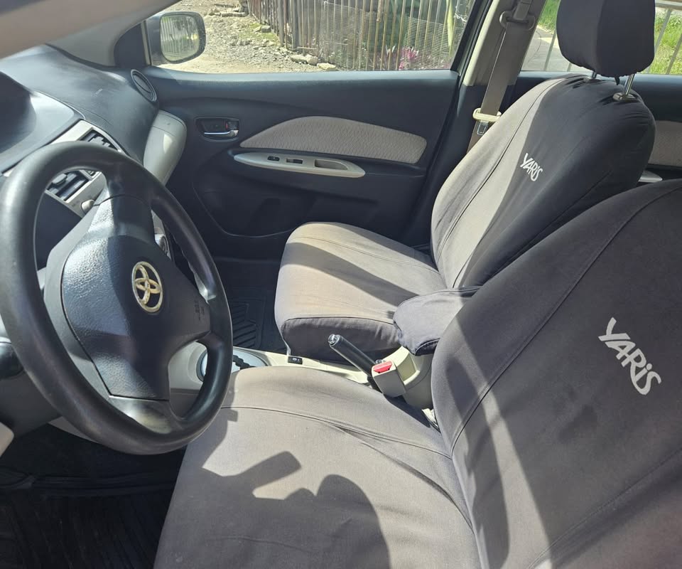 2007 Toyota Yaris - foto 2