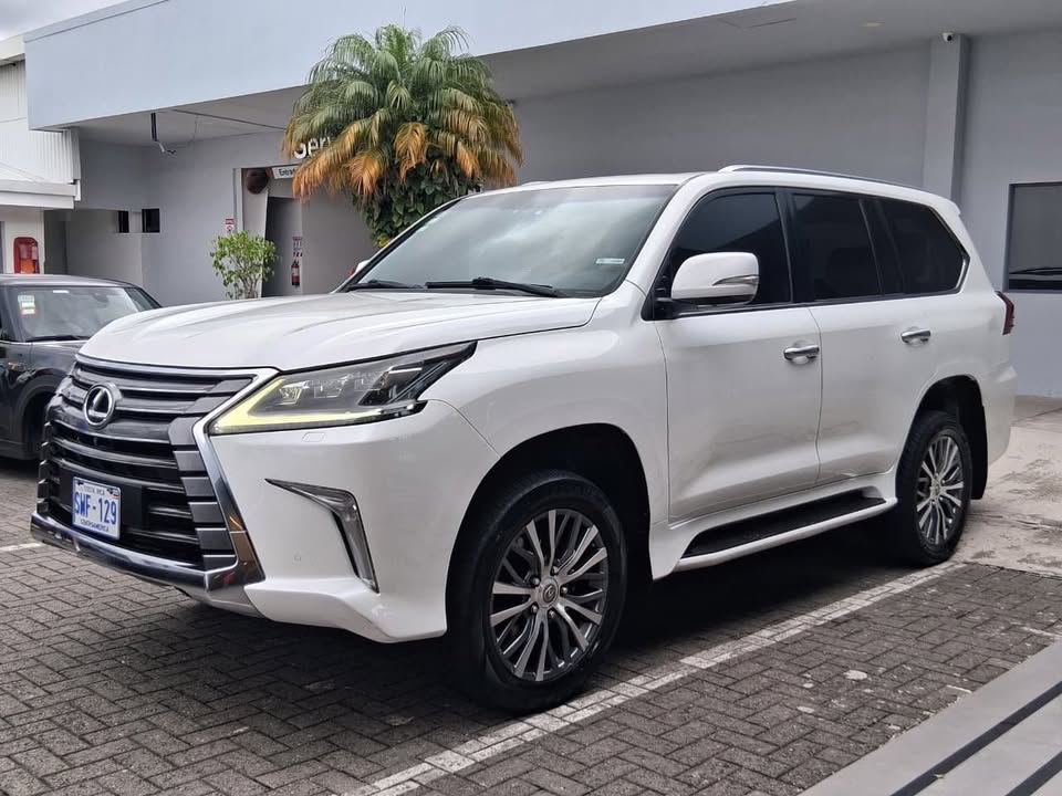 2017 Lexus LX - foto 2