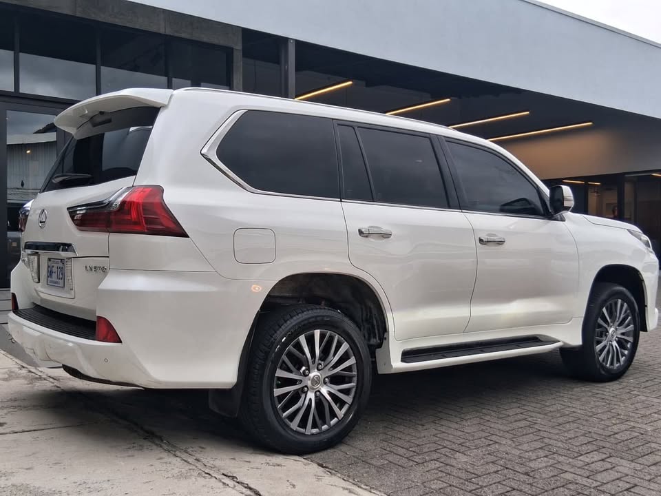 2017 Lexus LX - foto 4