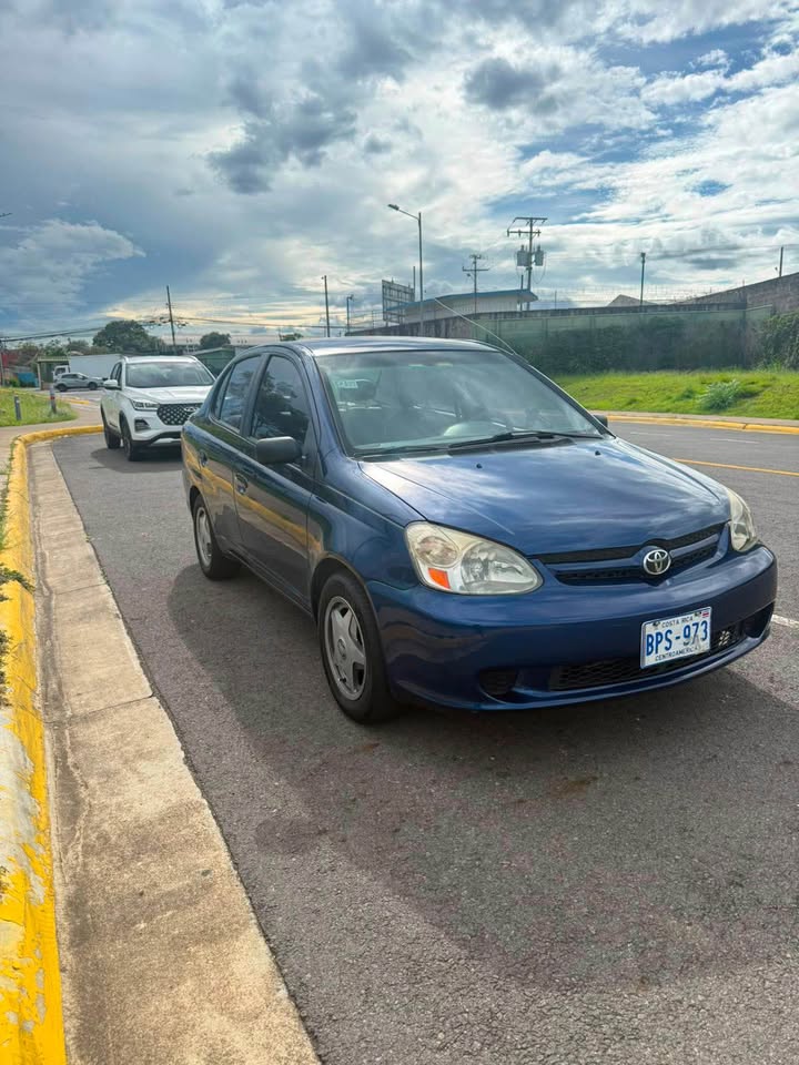 2003 Toyota Yaris - foto 3