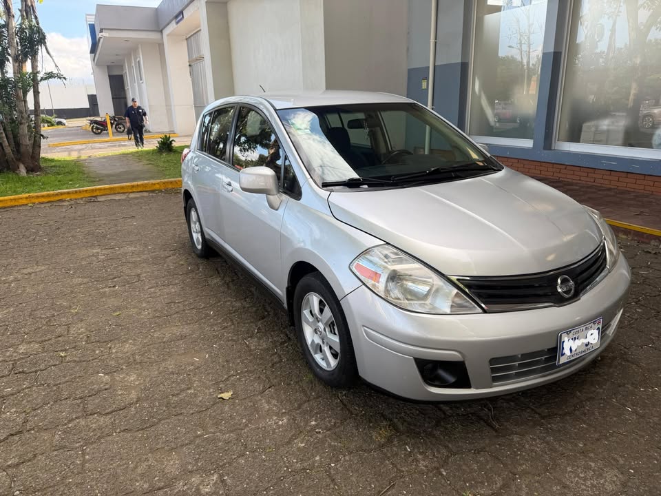 2009 Nissan Versa - foto 2
