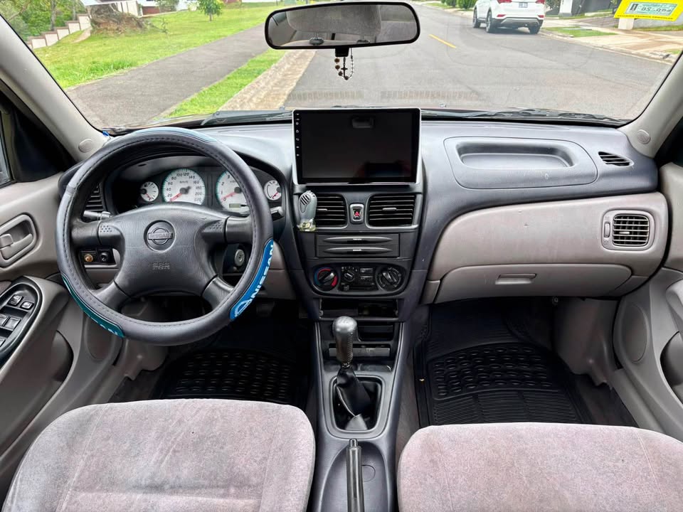 2003 Nissan Almera - foto 2