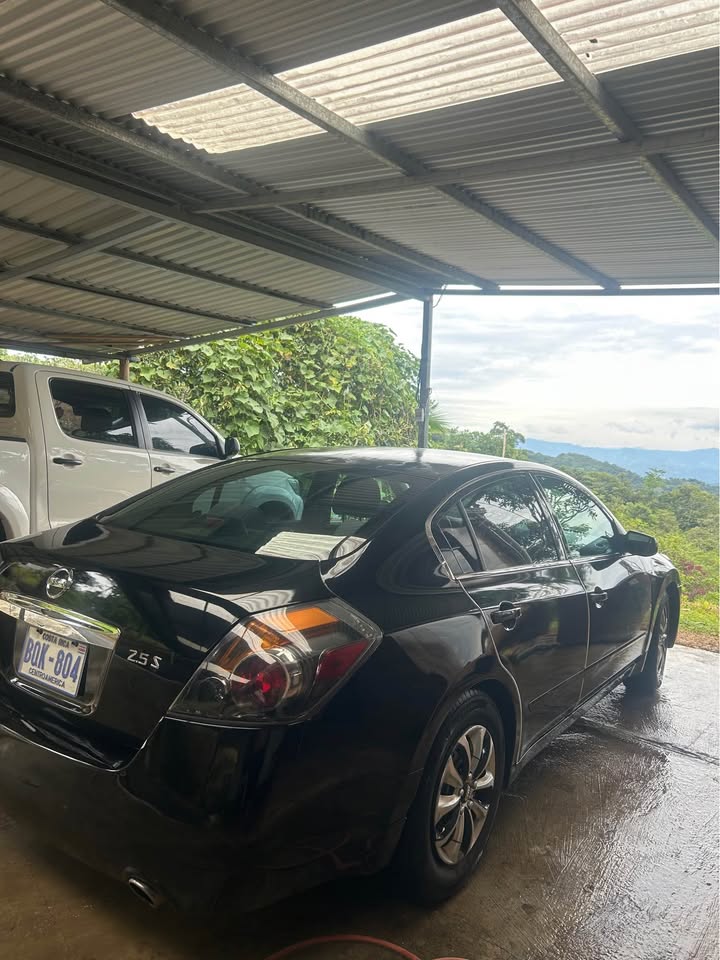 2010 Nissan Altima - foto 2