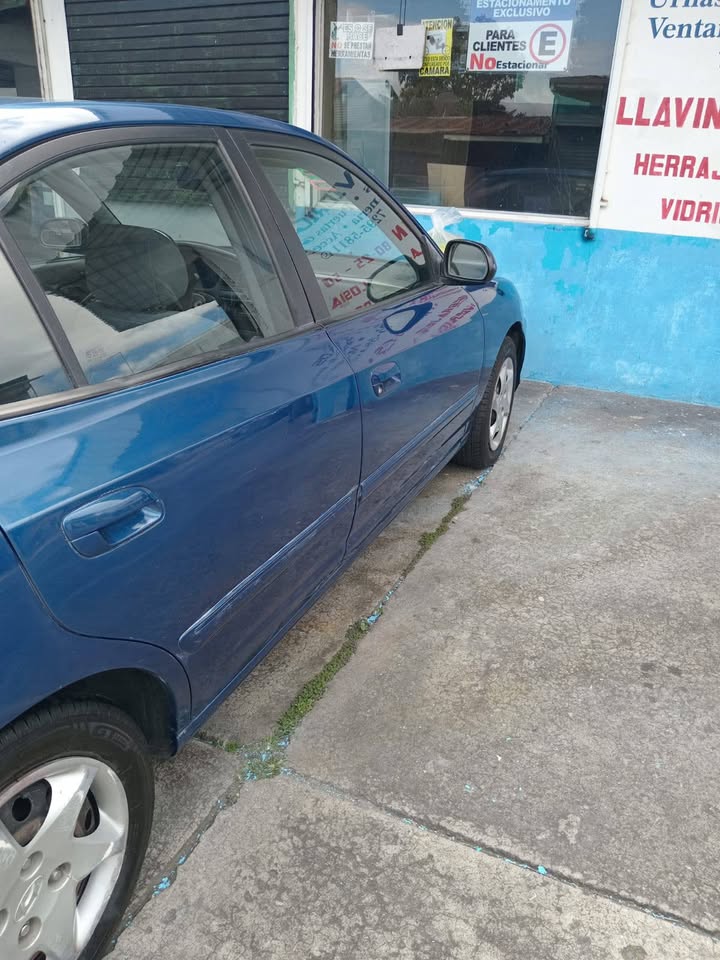 2006 Hyundai Elantra - foto 2