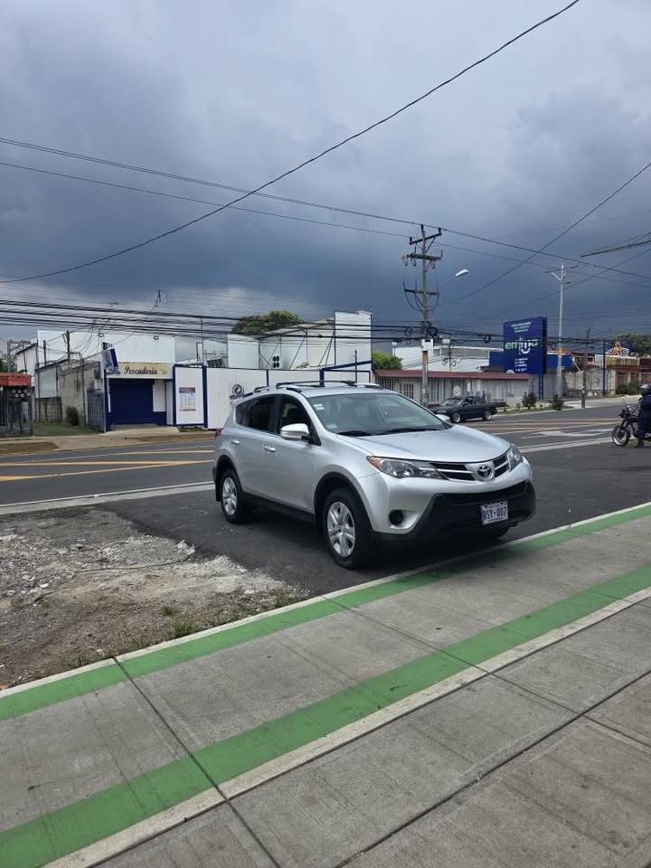 2013 Toyota RAV4 - foto 3