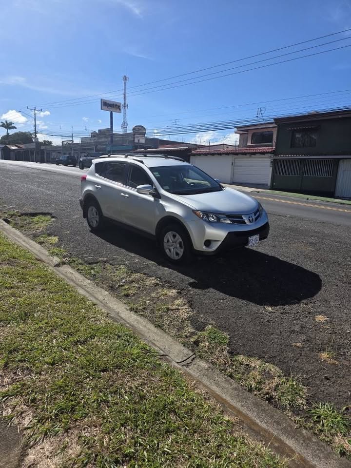 2013 Toyota RAV4 - foto 4