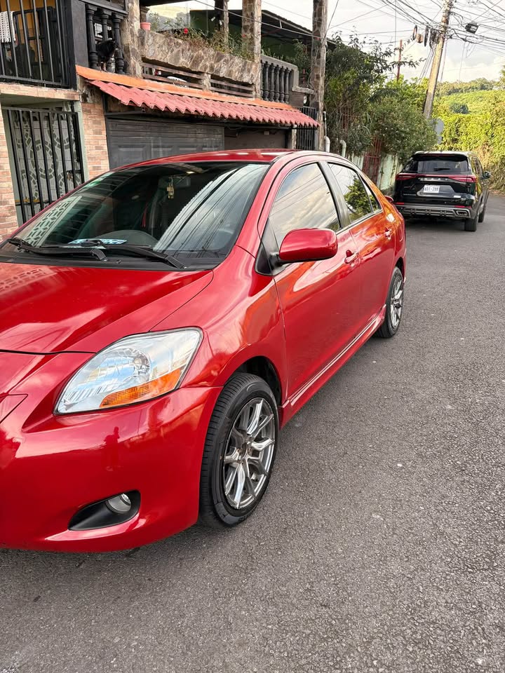 2007 Toyota Yaris - foto 2