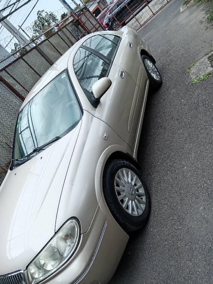2004 Nissan Almera - foto 5