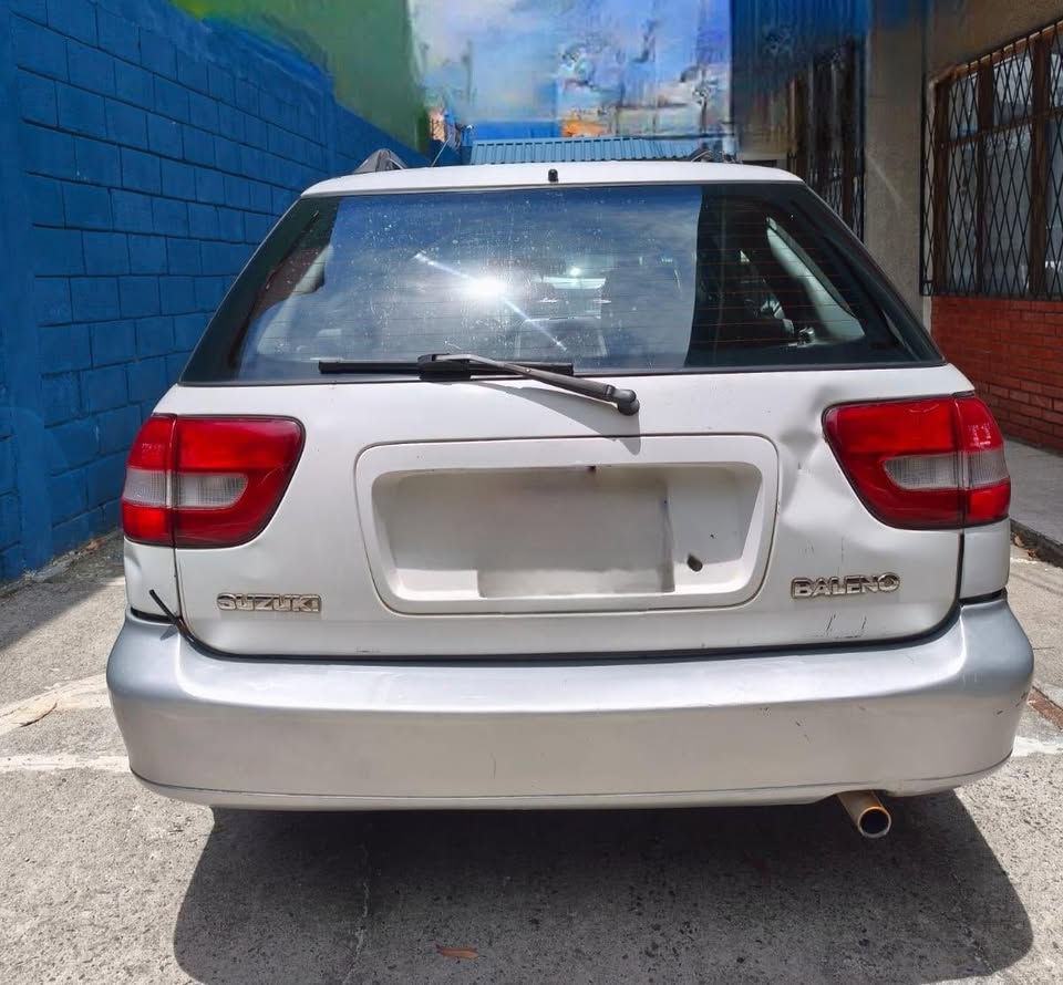 2003 Suzuki Baleno - foto 2