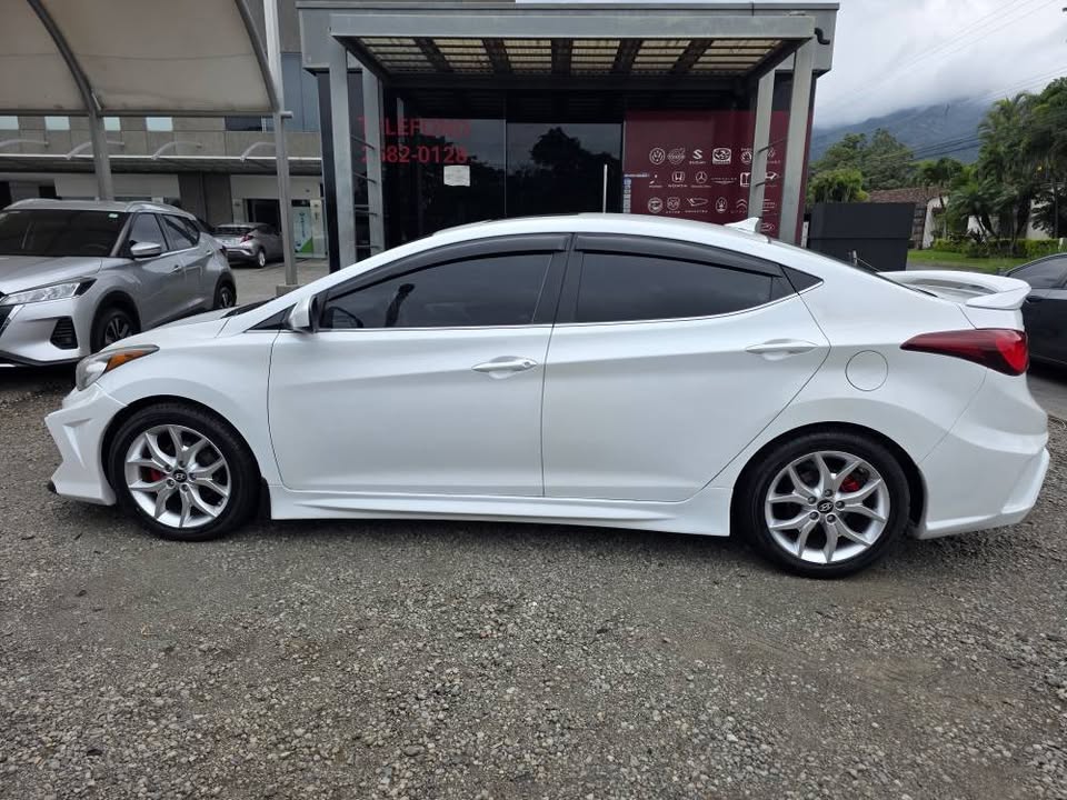 2015 Hyundai Elantra - foto 3