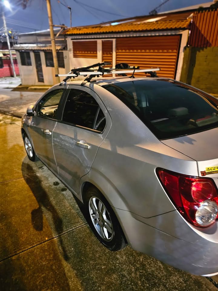 2013 Chevrolet Sonic - foto 2