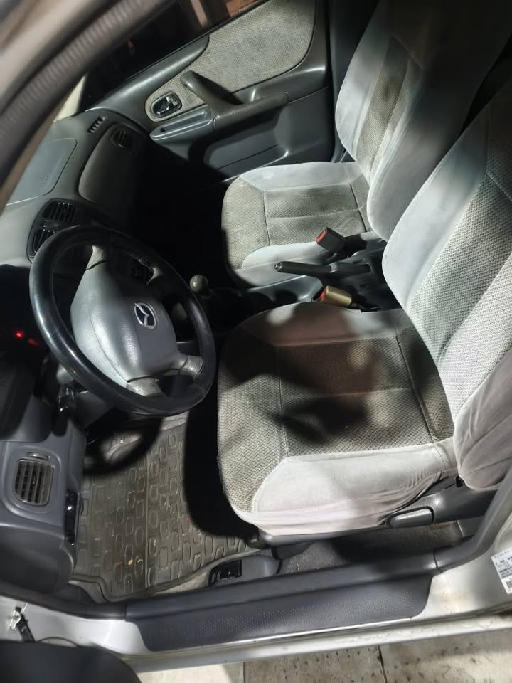 2000 Mazda Protege - foto 4