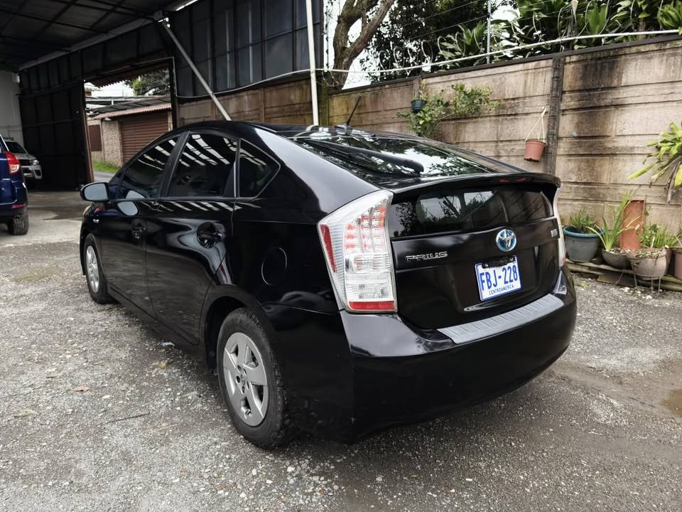 2010 Toyota Prius - foto 2