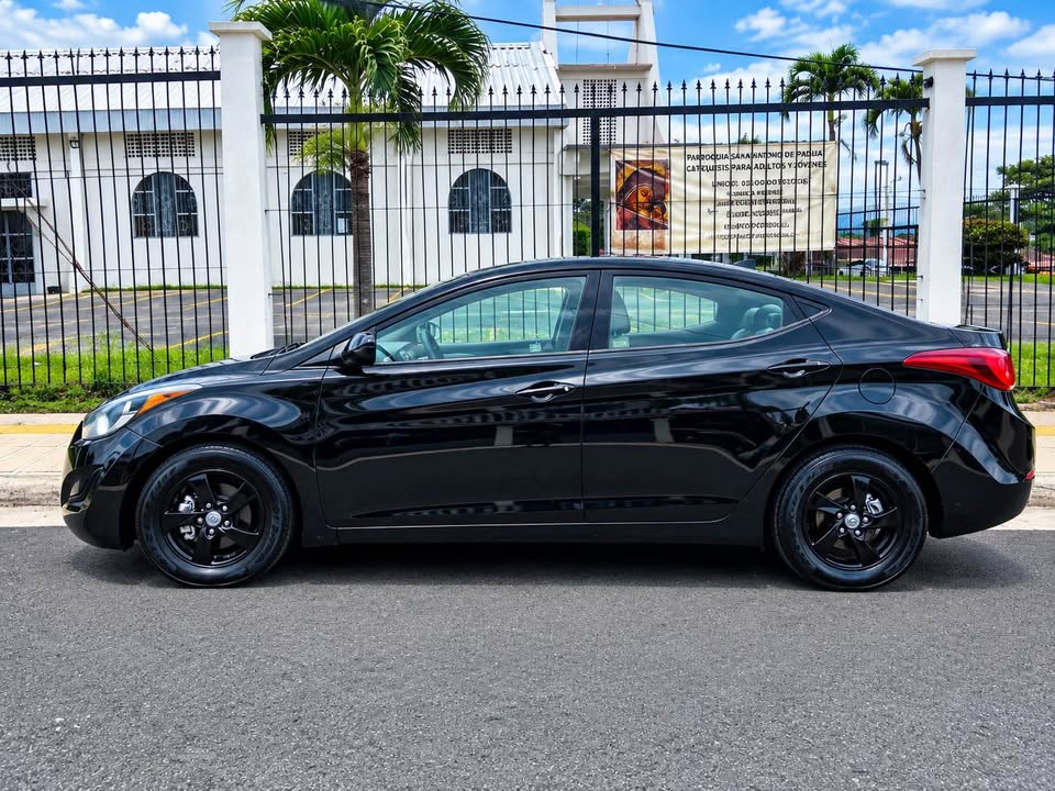 2014 Hyundai Elantra - foto 2