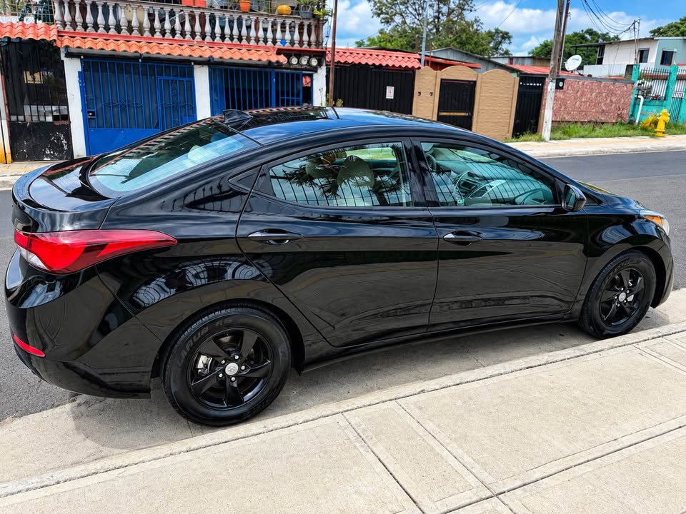 2014 Hyundai Elantra - foto 3