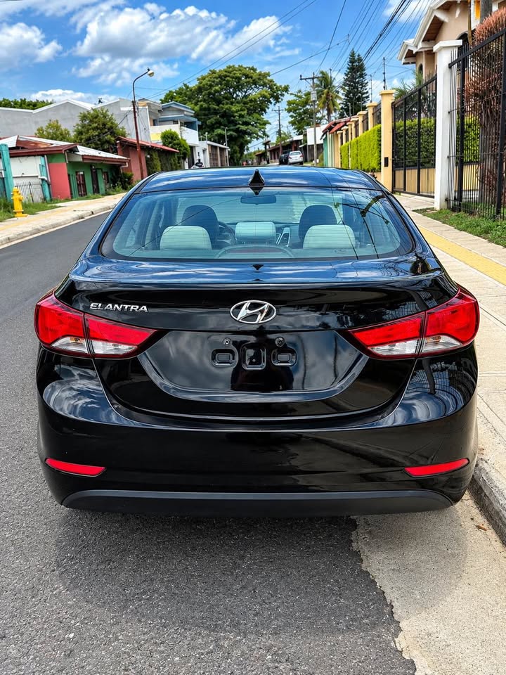 2014 Hyundai Elantra - foto 4