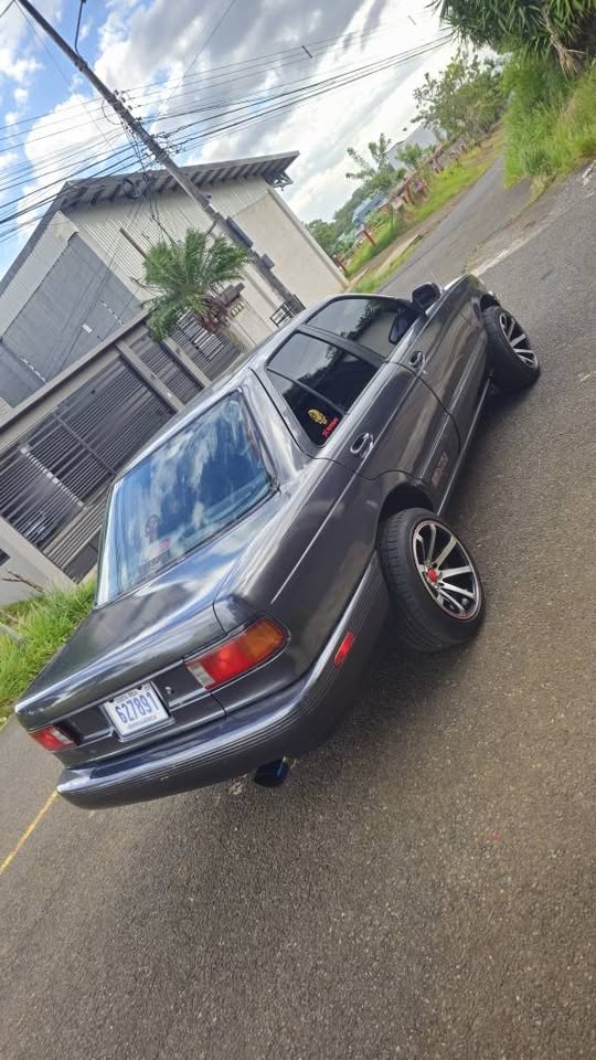 1992 Nissan Sentra - foto 4
