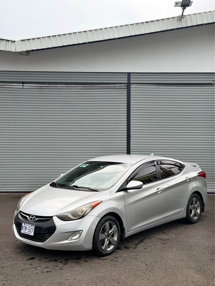 2013 Hyundai Elantra - foto 2