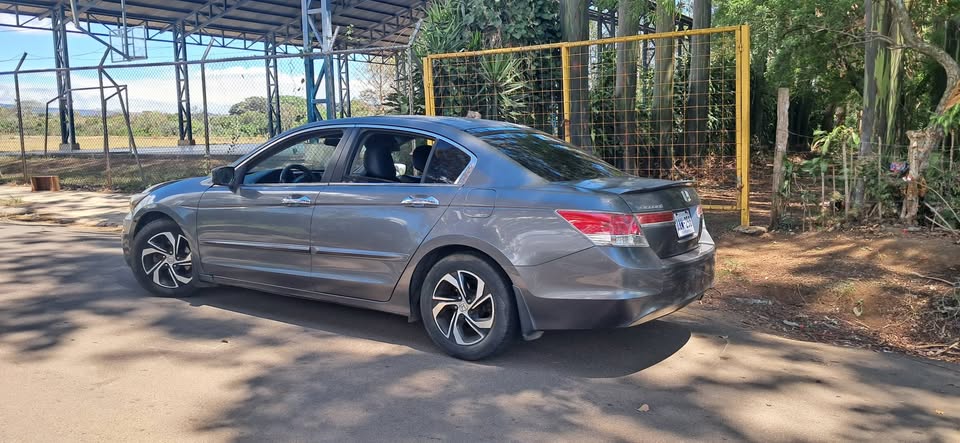 2011 Honda Accord - foto 2