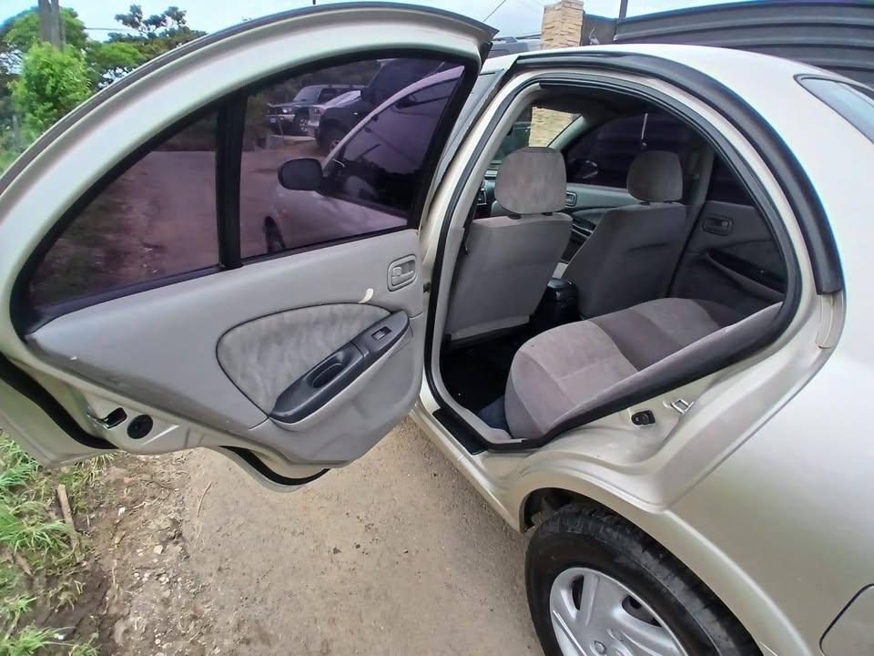 2003 Nissan Almera - foto 4