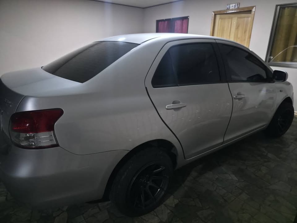 2007 Toyota Yaris - foto 2