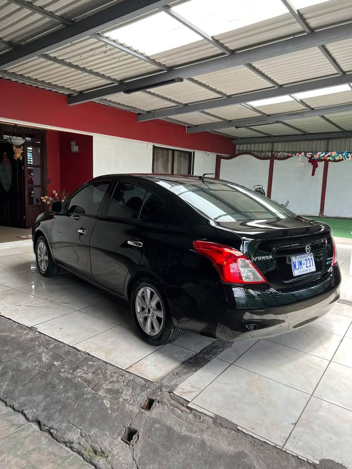 2012 Nissan Versa - foto 5