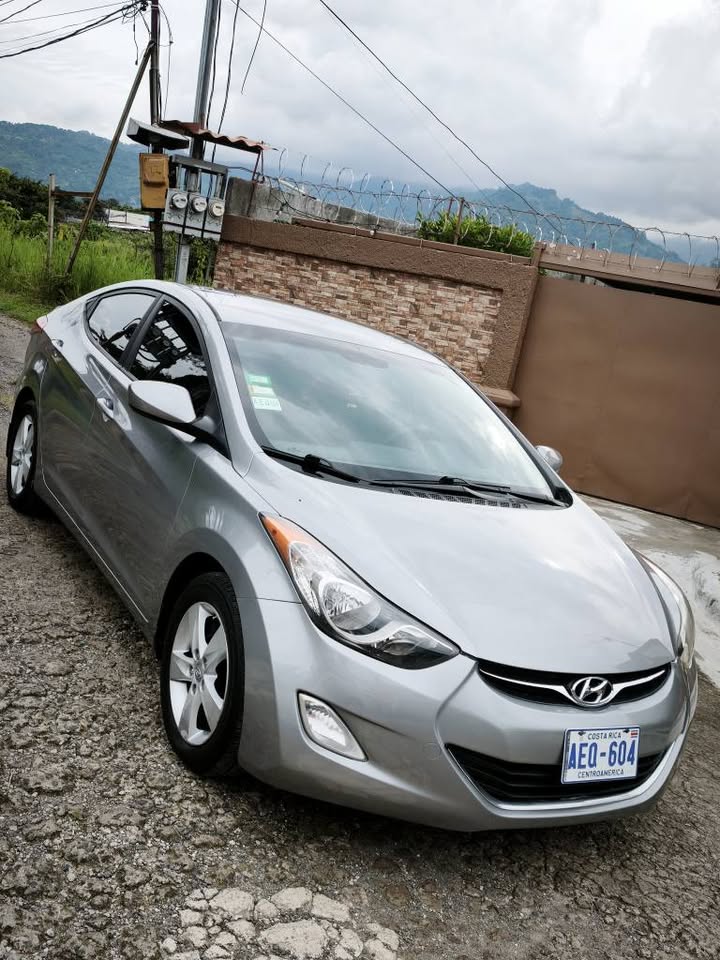 2012 Hyundai Elantra - foto 2