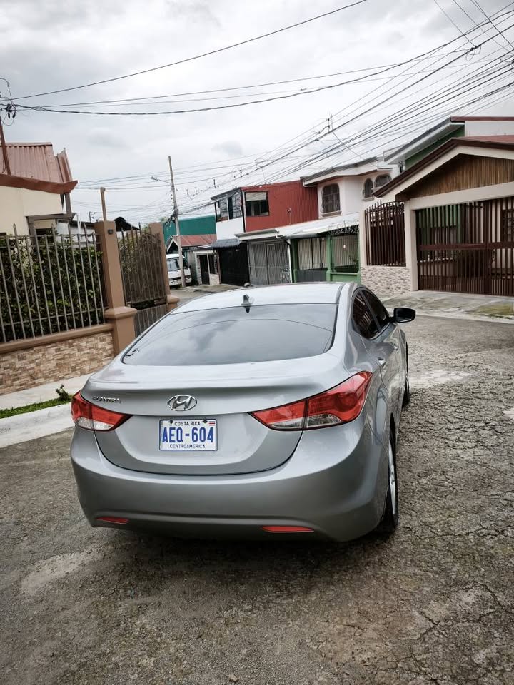 2012 Hyundai Elantra - foto 3
