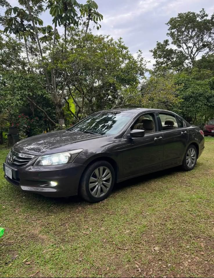 2011 Honda Accord - foto 2