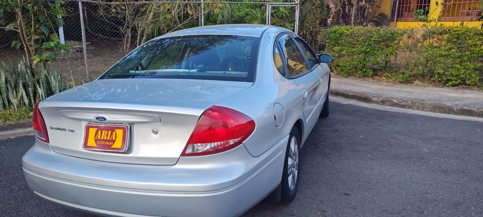 2007 Ford Taurus - foto 2