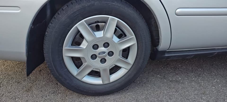 2007 Ford Taurus - foto 4