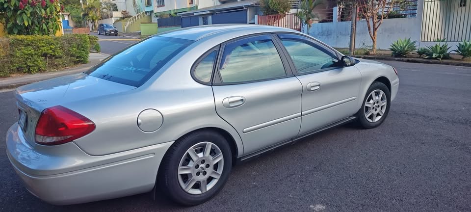 2007 Ford Taurus - foto 5