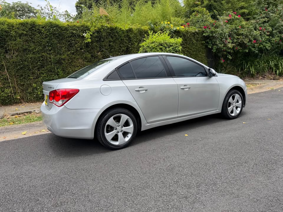 2011 Chevrolet Cruze - foto 3