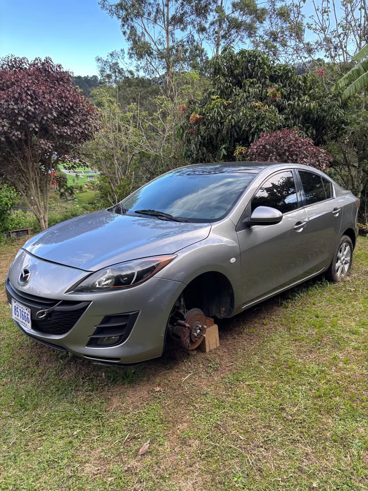 2011 Mazda Mazda3 - foto 3