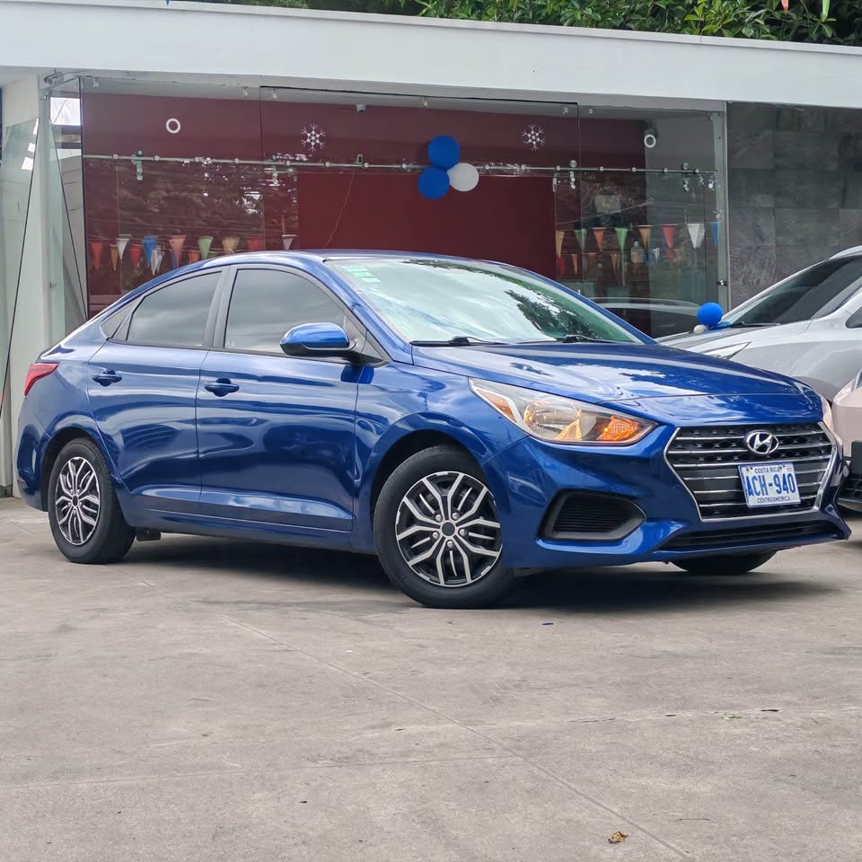 2021 Hyundai Accent - foto 2