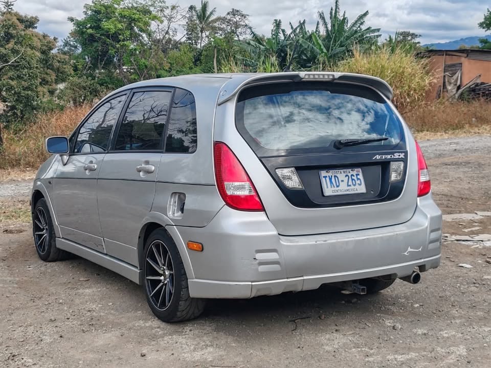 2003 Suzuki Aerio - foto 5
