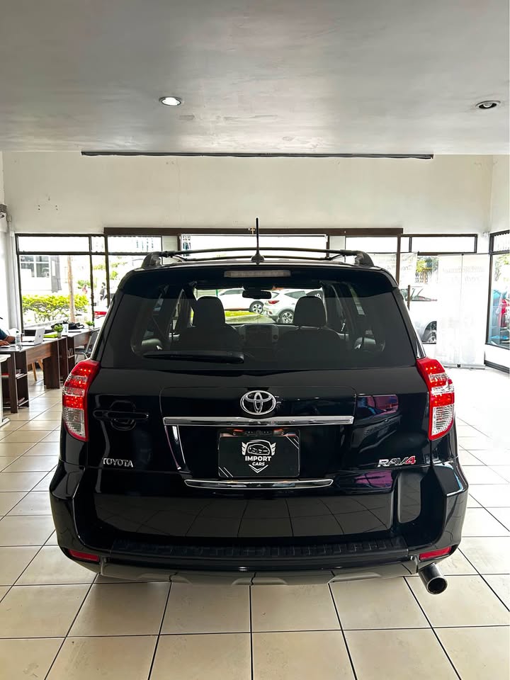 2010 Toyota RAV4 - foto 3