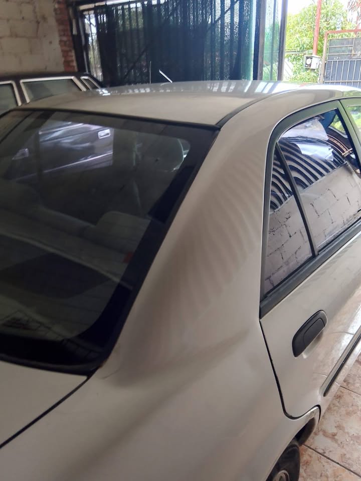2002 Mazda 323 - foto 3