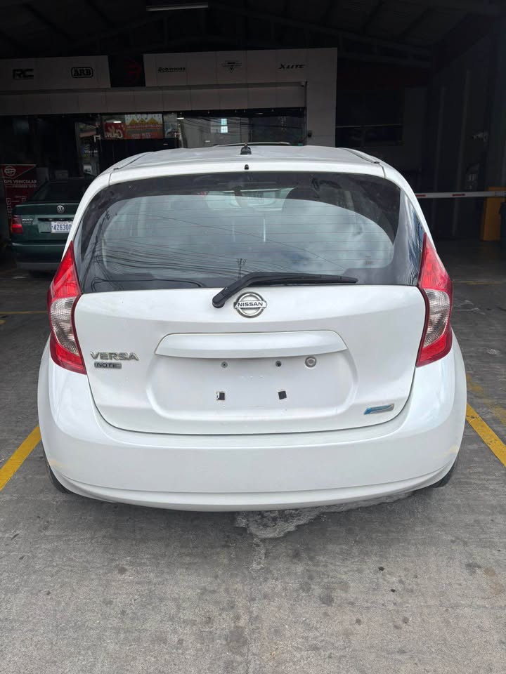 2014 Nissan Versa - foto 2