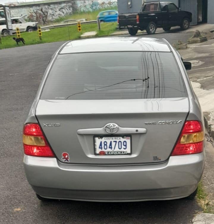 2003 Toyota Corolla - foto 2
