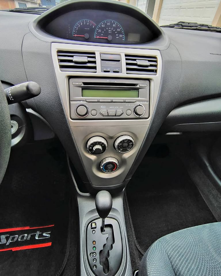 2012 Toyota Yaris - foto 3
