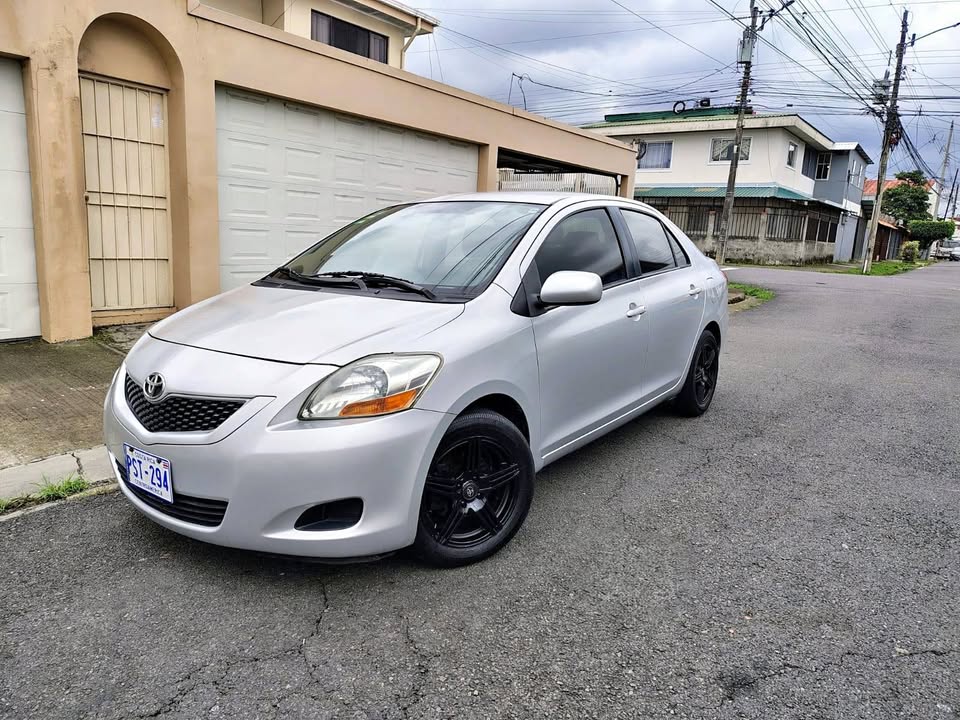 2012 Toyota Yaris - foto 4