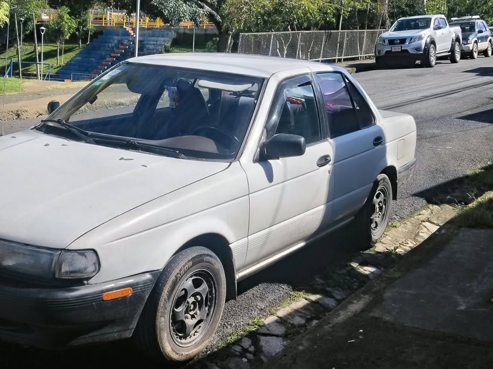 1991 Nissan Sentra - foto 2