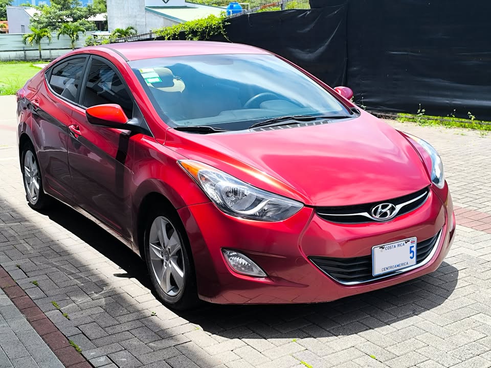2013 Hyundai Elantra - foto 2