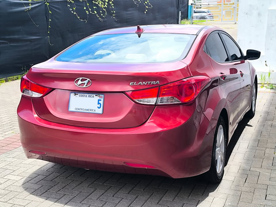 2013 Hyundai Elantra - foto 3