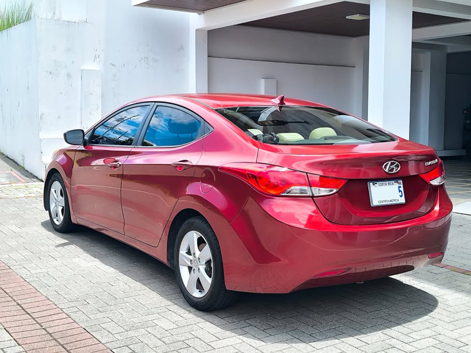 2013 Hyundai Elantra - foto 4