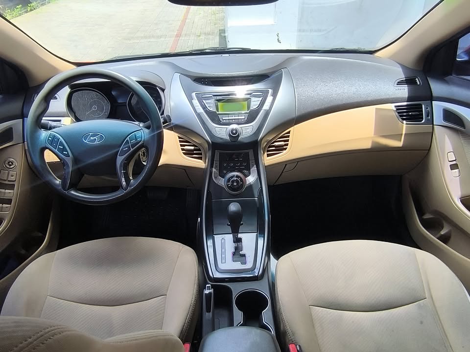 2013 Hyundai Elantra - foto 5