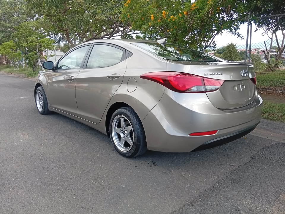 2016 Hyundai Elantra - foto 4