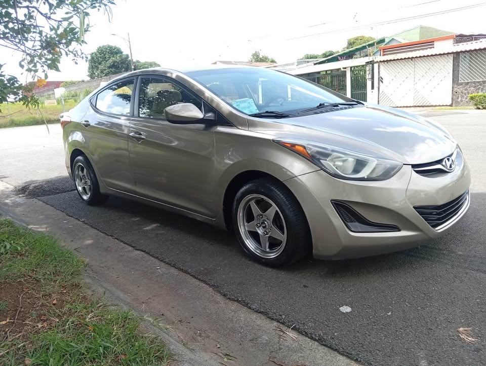 2016 Hyundai Elantra - foto 5