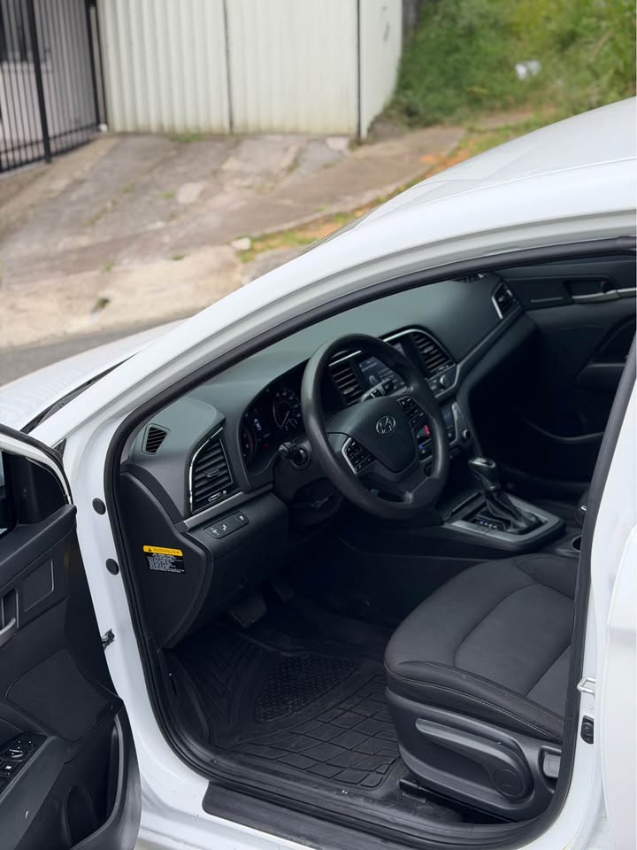 2018 Hyundai Elantra - foto 3